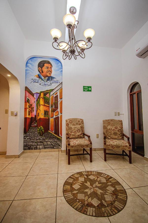Departamentos Claussen Hotel Mazatlan Exterior photo